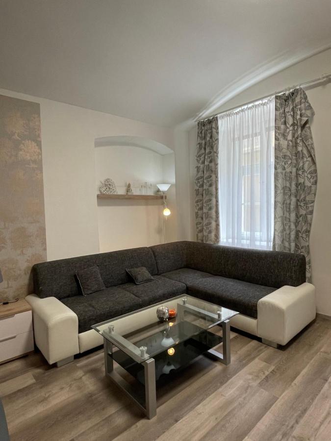 Wenceslas Square Two-Floor Apartment Praha Bagian luar foto