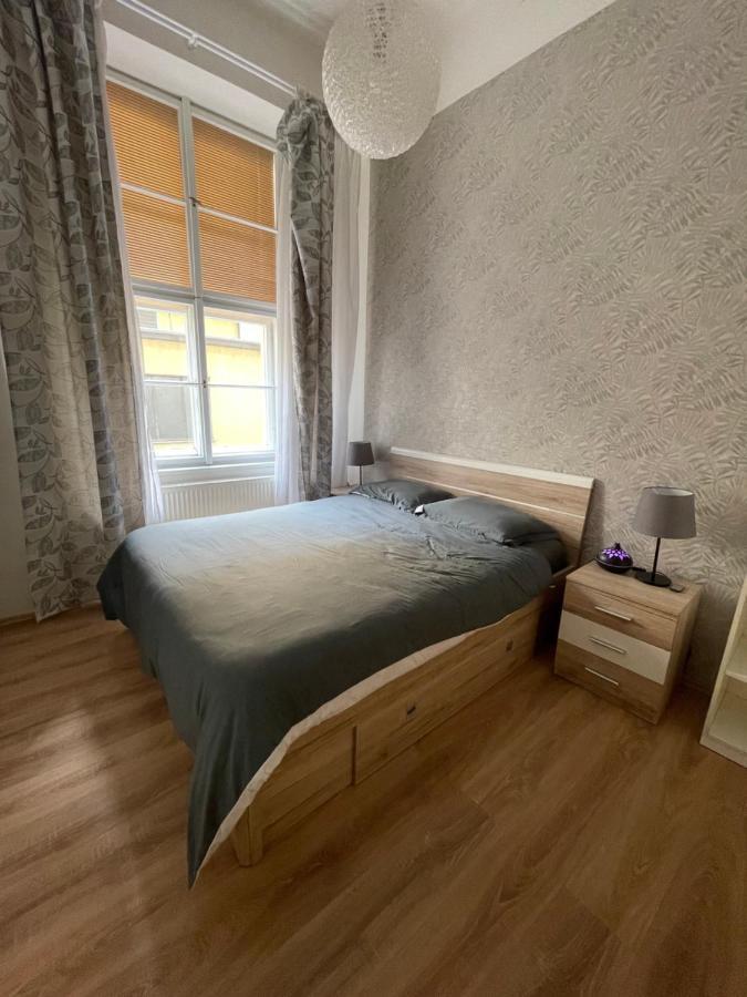 Wenceslas Square Two-Floor Apartment Praha Bagian luar foto